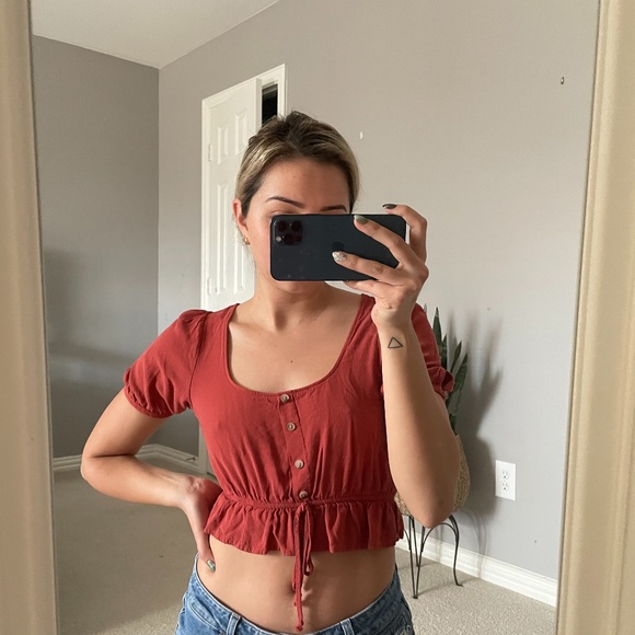 PacSun Tops - LOTTIE MOSS for PacSun Peasant Crop Top Size XS